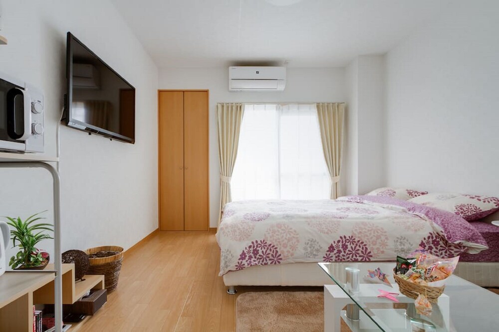 Mansion JS 402 - carbon neutral hotel in Osaka