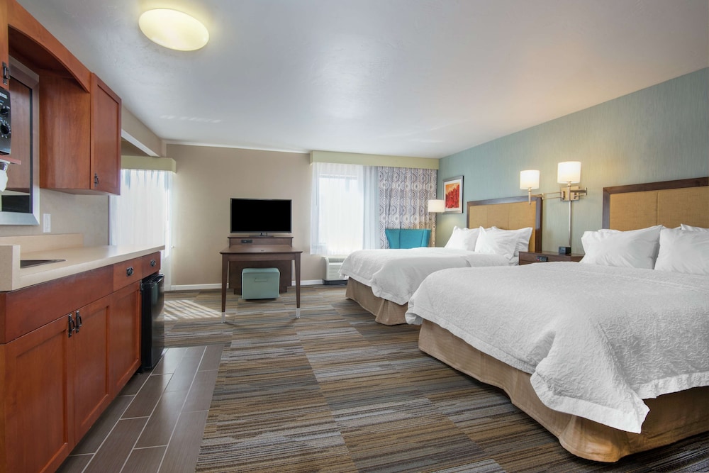 Hampton Inn & Suites Los Alamos White Rock - photo 2