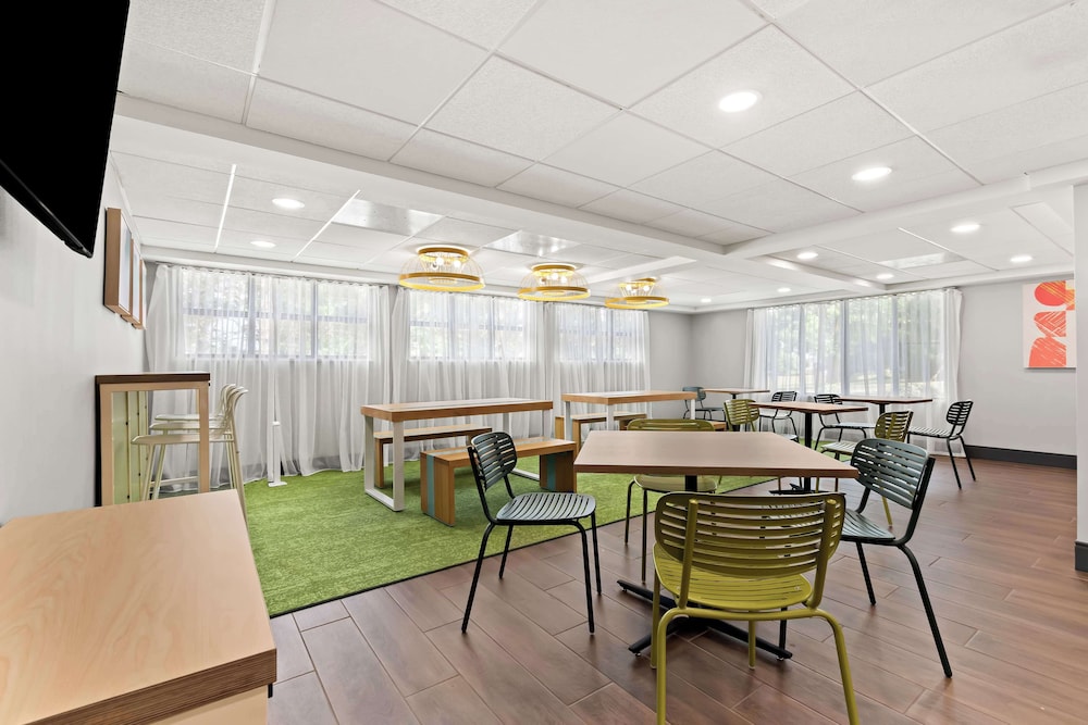 Inn At Chocolate Ave Surestay Collection By Bw - photo 45