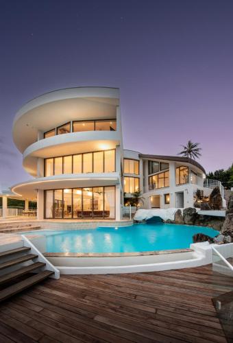 Casa Rotunda on Hamilton Island by HIHA — 4-Star Luxury Hotel in Hamilton Island, Australia