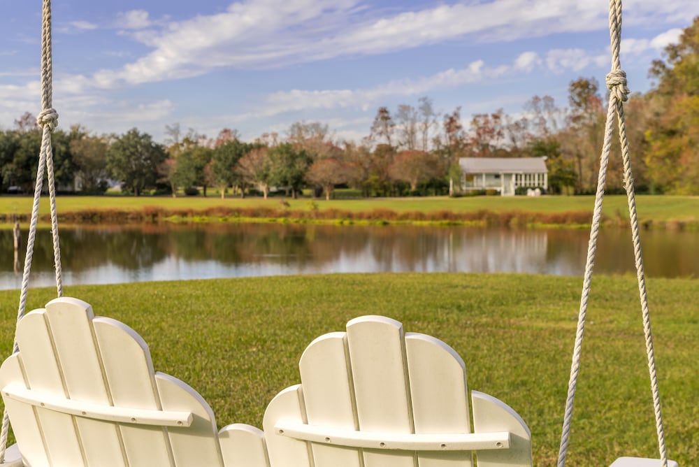 Maison D'Memoire Bed & Breakfast Cottages — 4-Star Luxury Hotel in Rayne, United States