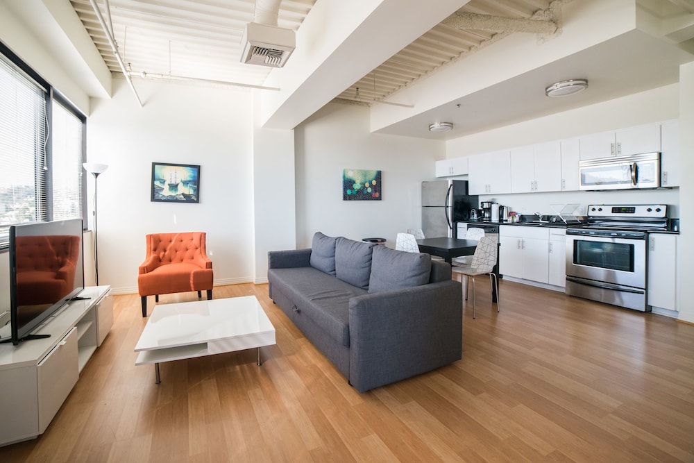 Ginosi Metropolitan Apartel - carbon neutral hotel in Los Angeles