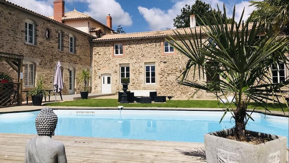 Logis de la Clartière - last minute hotel in Falleron