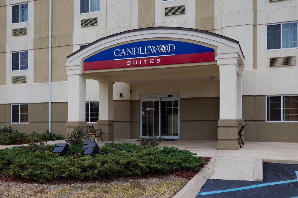 Candlewood Suites Pearl By Ihg — Pearl