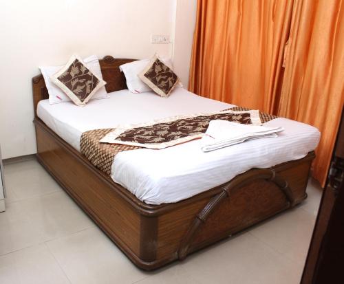New Pinnacle Services - carbon neutral hotel in Unknown City