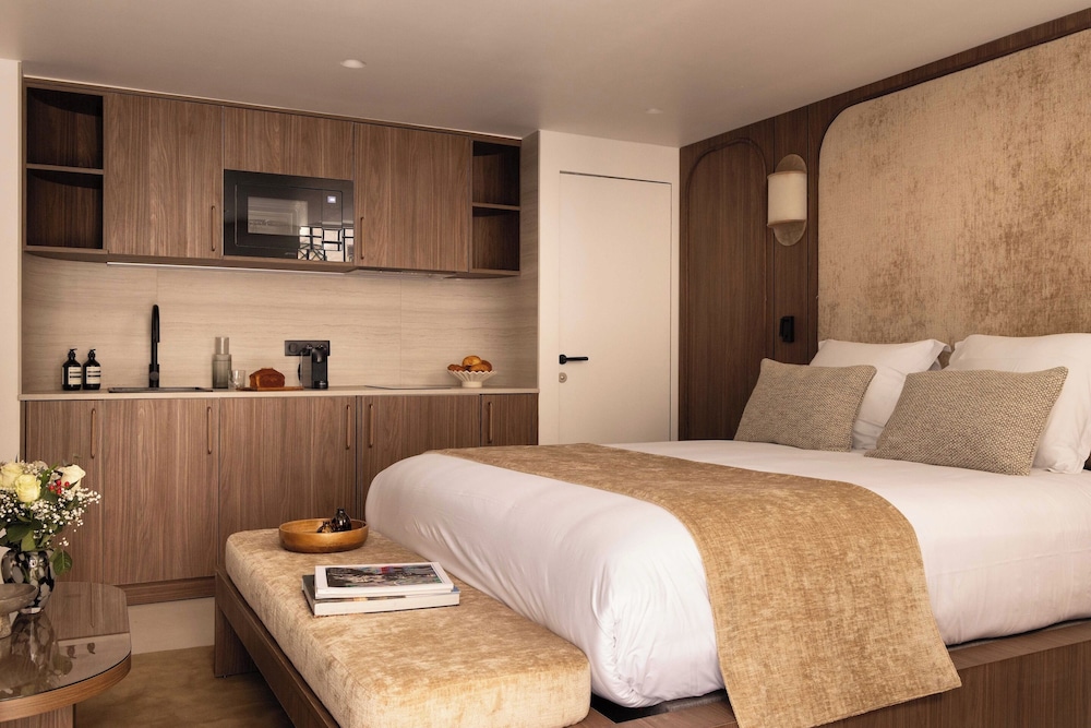 Beautiful Studio for 2 People in Marais — 4-Star Luxury Hotel in Paris, France