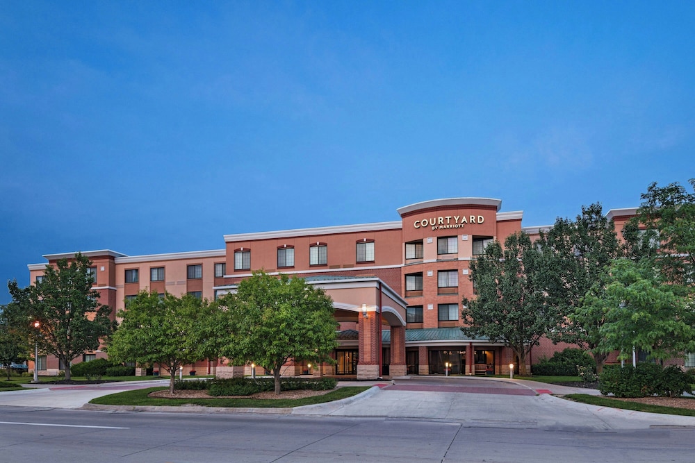 Courtyard Marriott Aksarben Village - photo 37