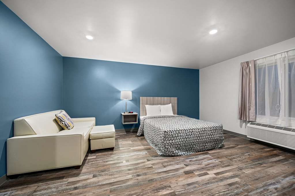WoodSpring Suites Dearborn Detroit - photo 24