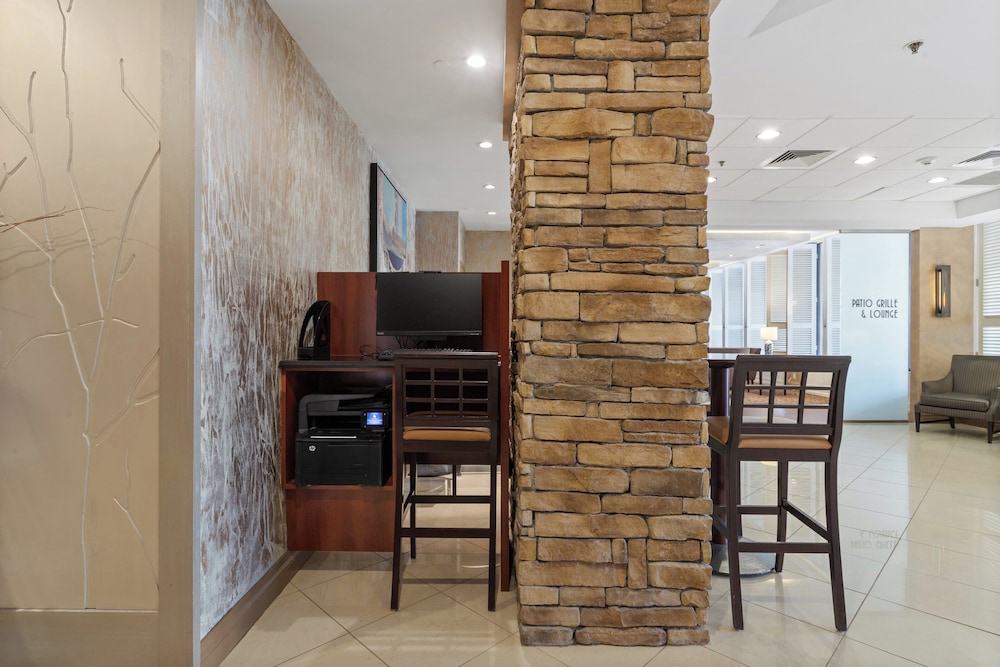 Crowne Plaza Executive Center Baton Rouge by IHG - photo 86
