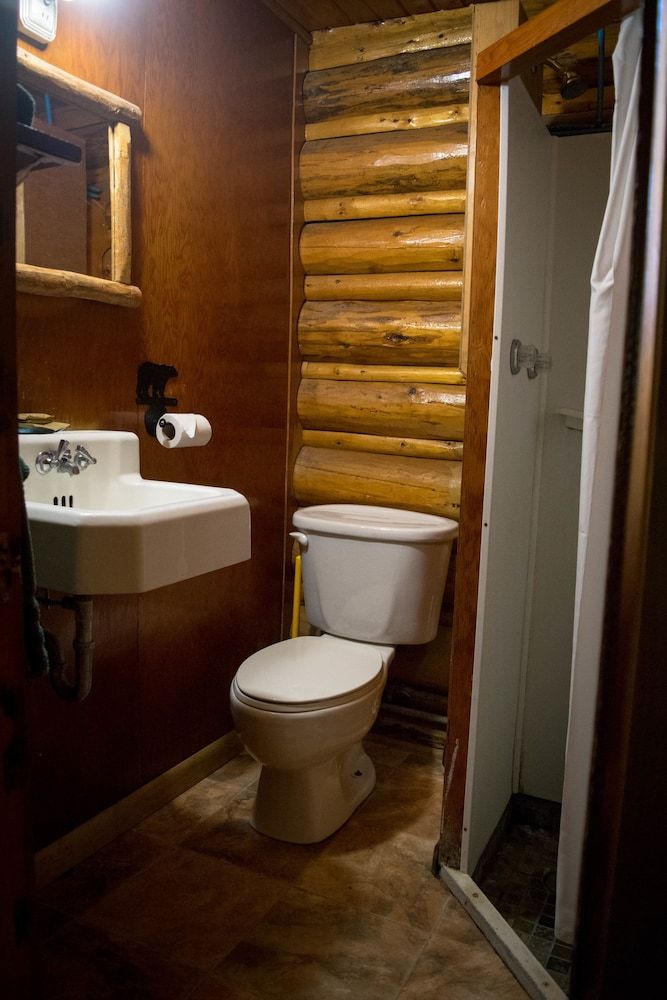 Silver Gate Lodging - photo 25