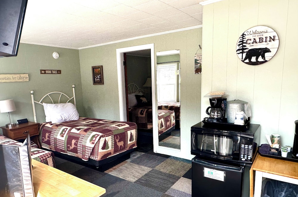 White Mountain Motel And Cottages - photo 32