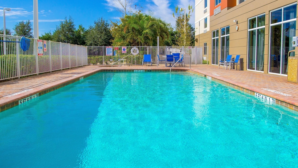 Holiday Inn Express & Suites Palm Bay by IHG - photo 16