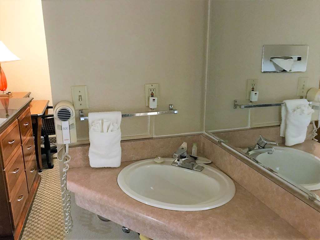 Americas Best Value Inn Lynnwood Seattle - photo 10