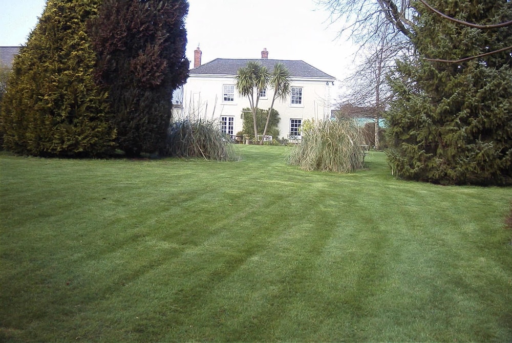 Elmfield — hotel in Okehampton