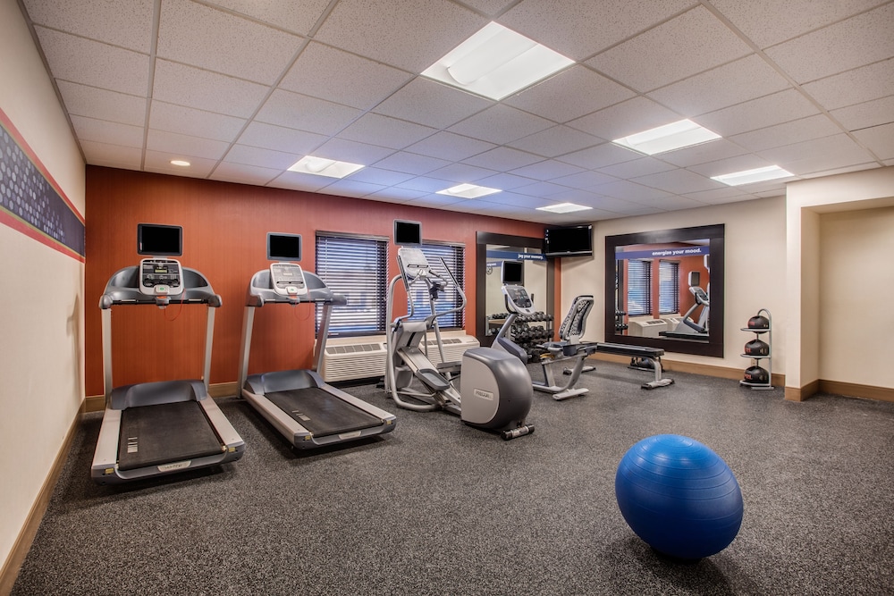 Hampton Inn Milwaukee Brookfield - photo 33