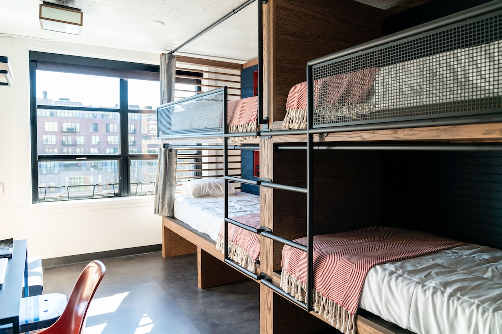 The Revolution Hotel - photo 21