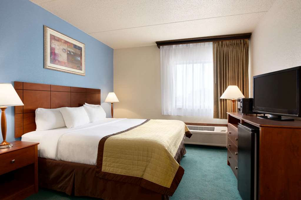 Ramada Inn By Wyndham Doublewood Fargo - photo 10