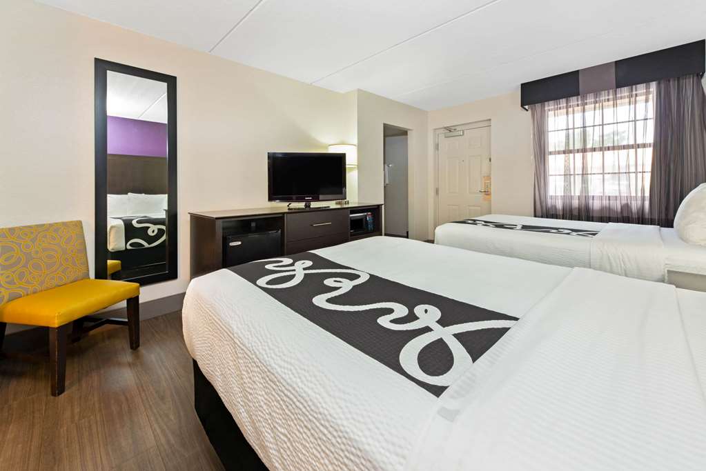 La Quinta Inn by Wyndham Miami Airport North - photo 15