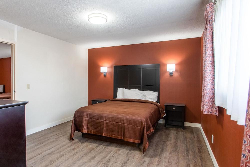 Econo Lodge Elko Downtown Area - photo 6