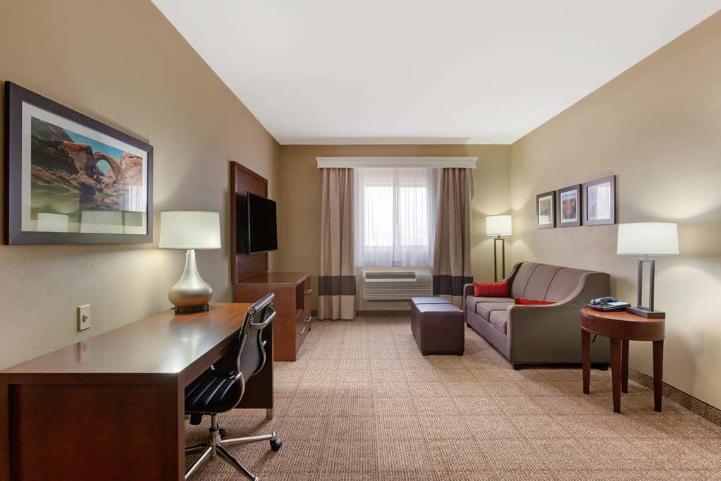 Comfort Inn & Suites Page at Lake Powell - photo 28