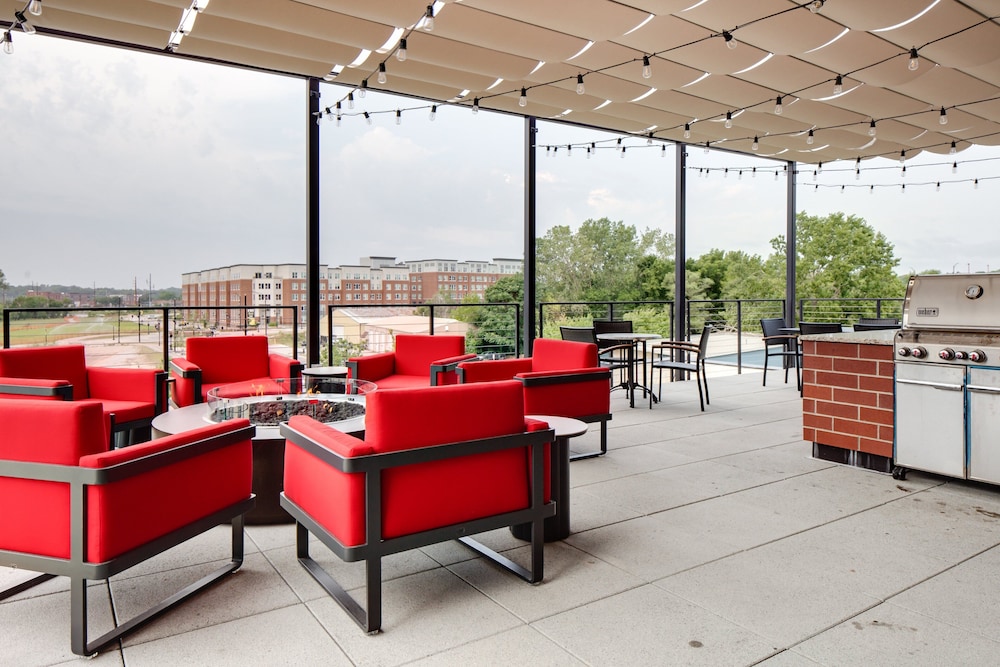 Staybridge Suites Iowa City Coralville by IHG - photo 38
