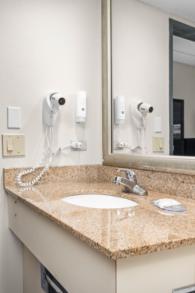 Quality Inn & Suites Mall of America MSP Airport - photo 36
