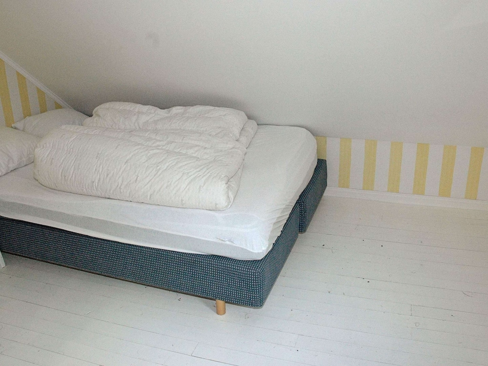 8 person holiday home in Sørbøvåg — 4-Star Luxury Hotel in Hyllestad, Norway