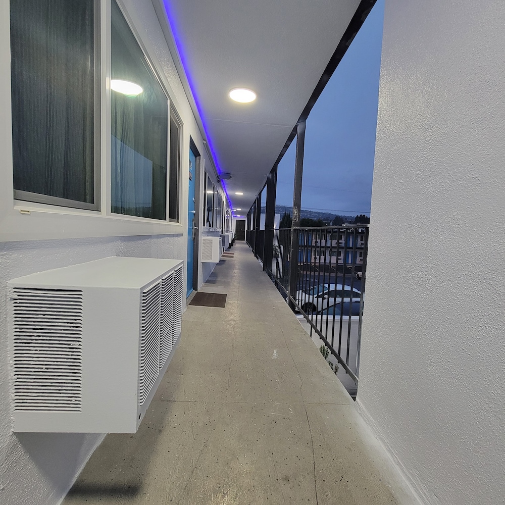 The Guest Harbor Inn Port of Los Angeles San Pedro - photo 20