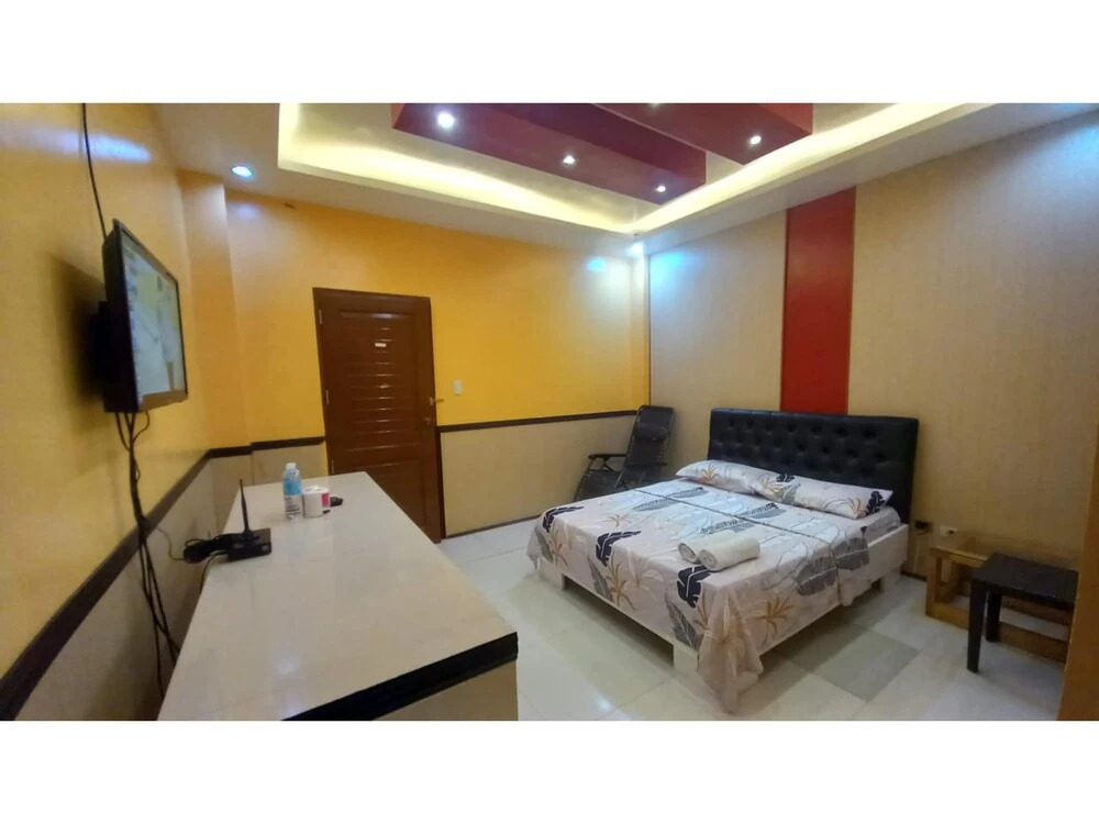 OYO 1036 Lendes Tourist Inn Annex in Naga, Philippines