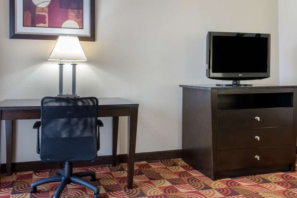 Quality Inn Bloomington near University - photo 17