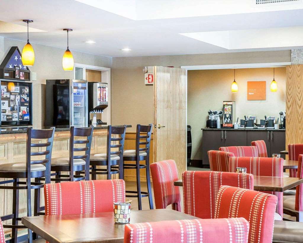 Comfort Inn & Suites Sturbridge Brimfield - photo 44