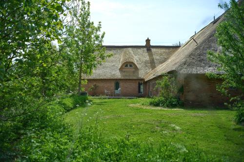 Sibyllenhof Denkmalgeschütztes Reetdachanwesen in ruhiger Alleinlage in Garding, Germany