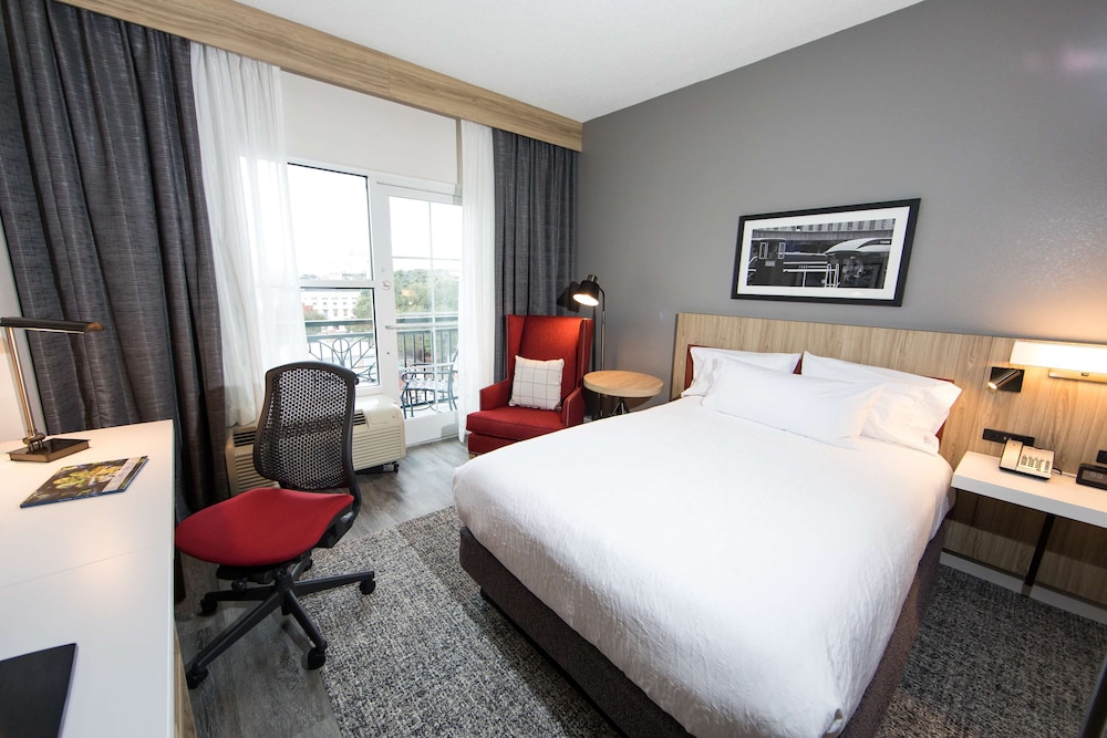 Hilton Garden Inn Savannah Historic District - photo 20