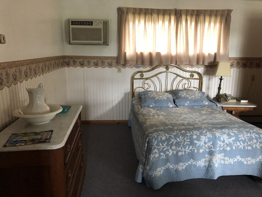 Gold Eagle Inn - photo 10