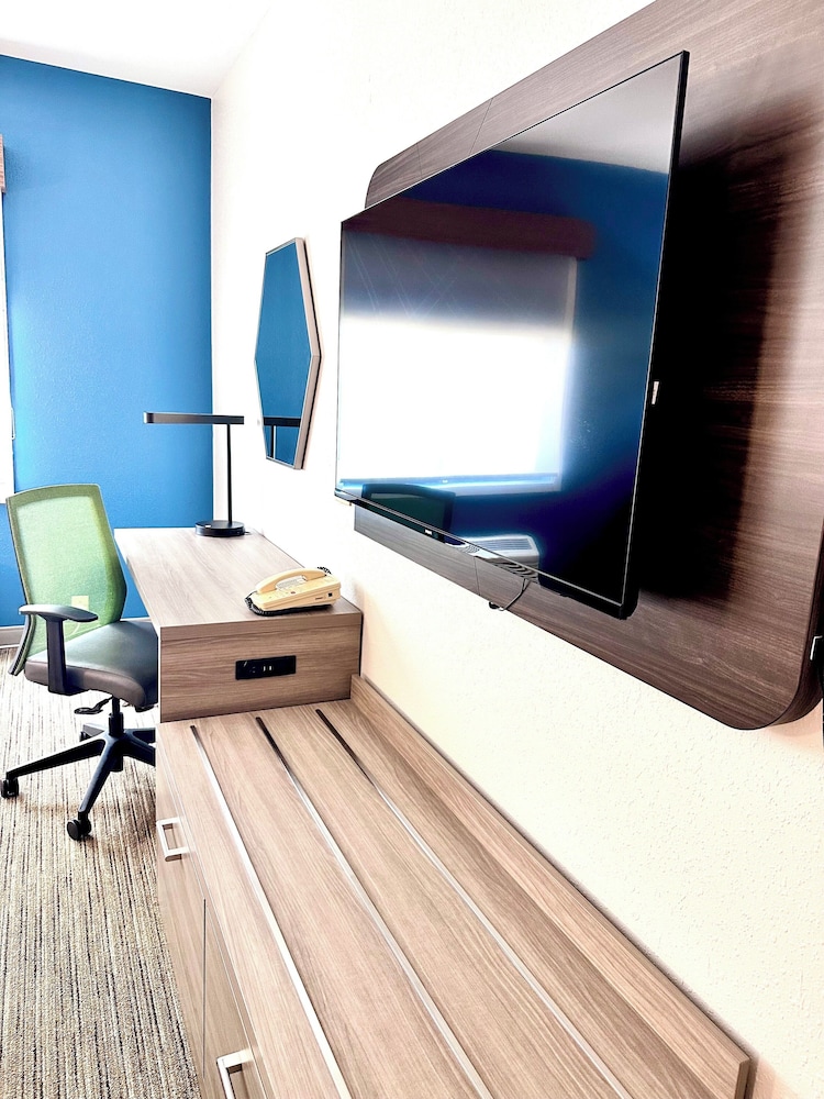 Holiday Inn Express Hotel & Suites Hinesville East Fort Stewart - photo 27