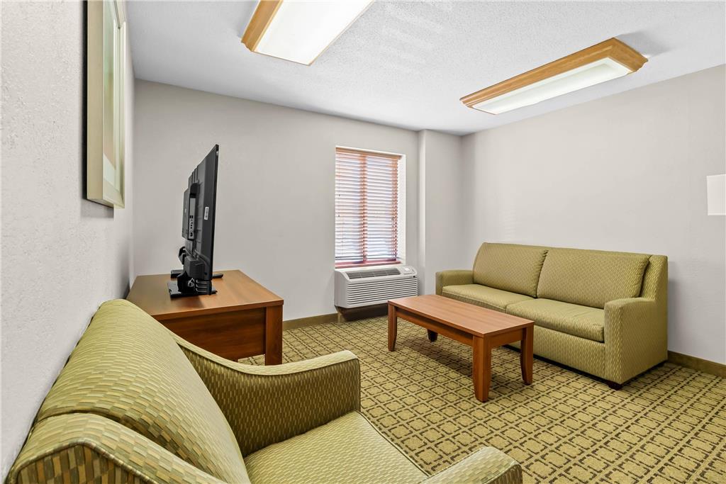 Clarion Inn Cranberry Township - photo 30