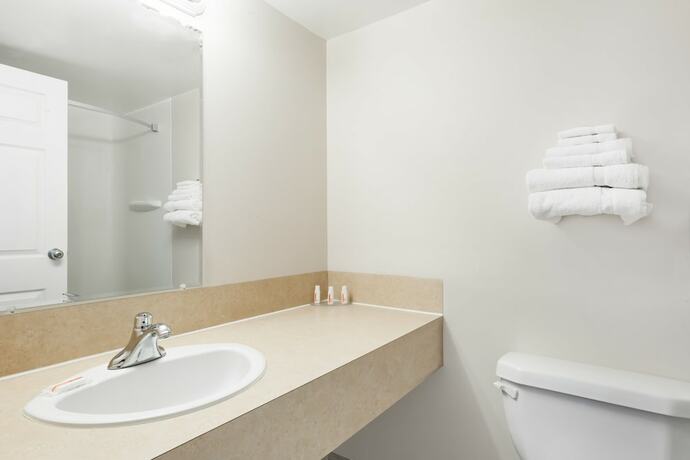Best Stay Inn — Melville