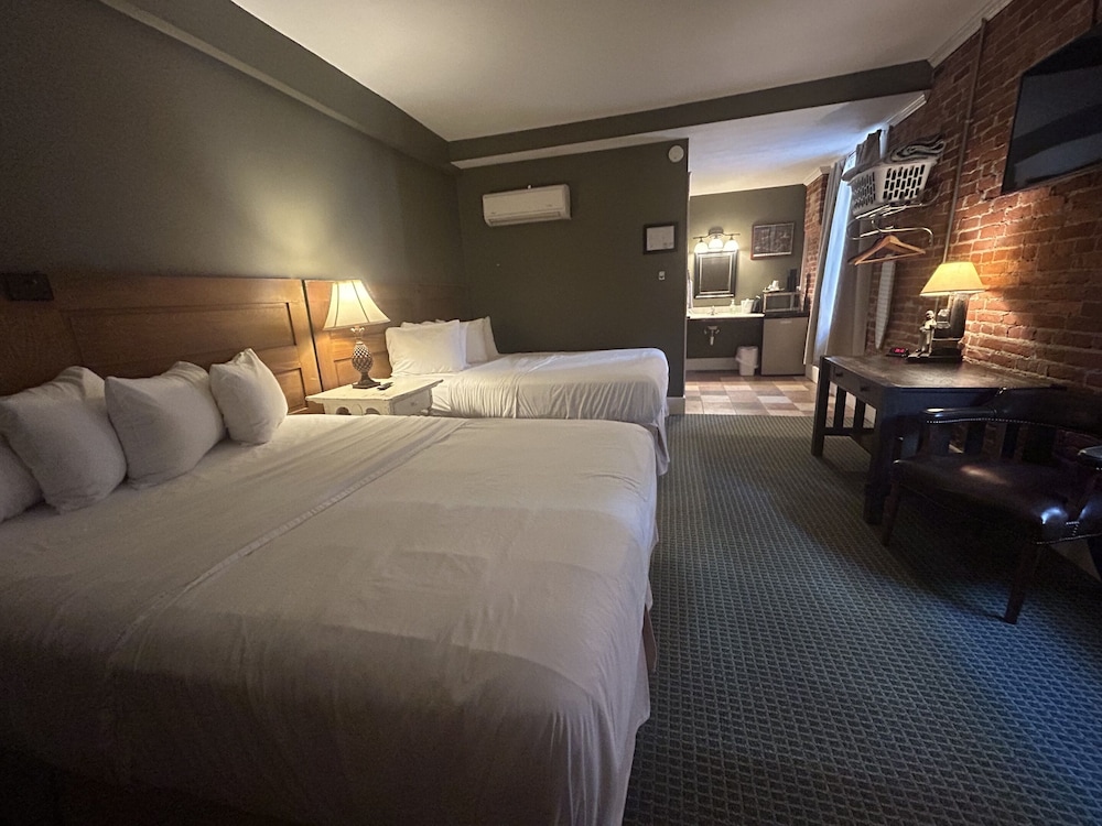 William Watson Hotel - photo 30