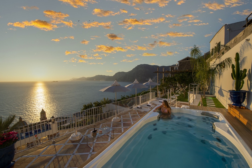 Exclusive Villa in Praiano with Pool & View — 4-Star Luxury Hotel in Praiano, Italy