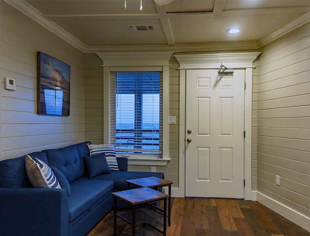 Blue Dolphin Inn and Cottages - photo 41