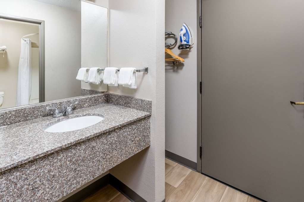Days Inn by Wyndham Los Lunas - photo 21
