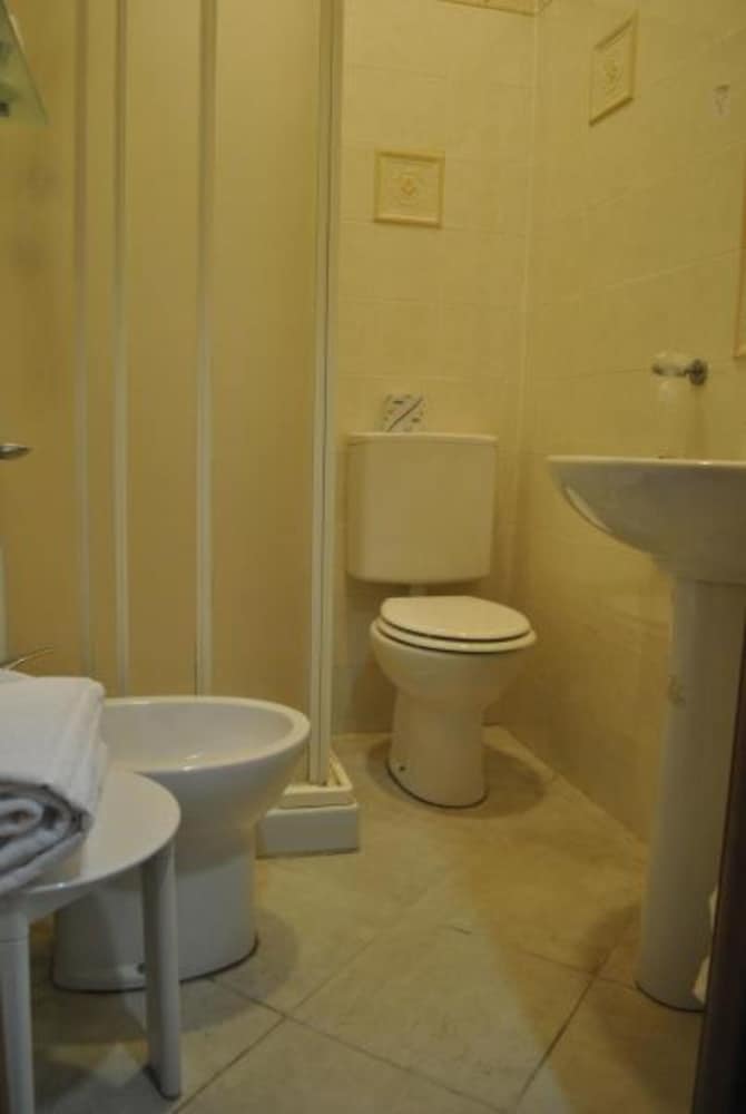 Auto Park Hotel — Florence — photo 5