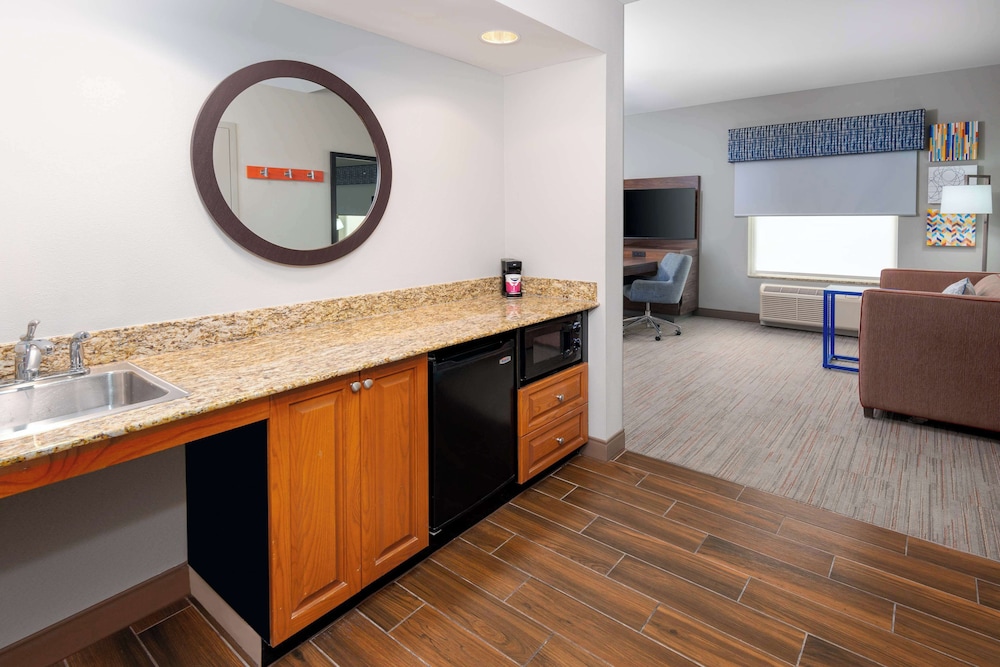 Hampton Inn & Suites Murfreesboro - photo 10