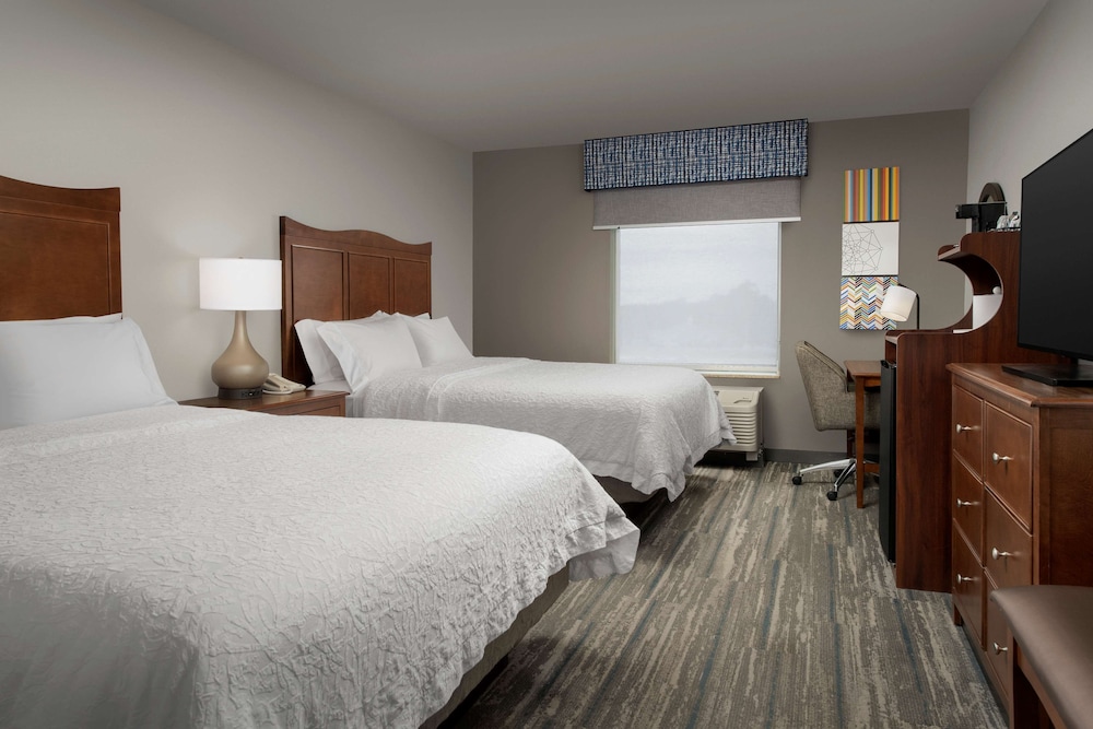 Hampton Inn & Suites Holly Springs - photo 14
