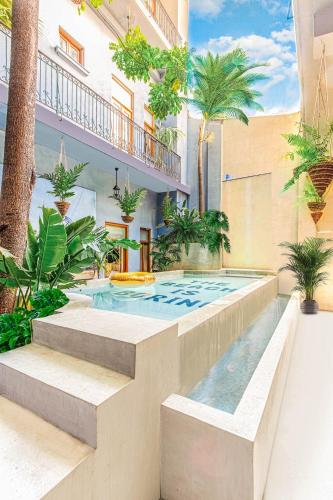 AmazINN Places Casco Viejo Pool and Rooftop XI — 4-Star Luxury Hotel in Panama, Panama