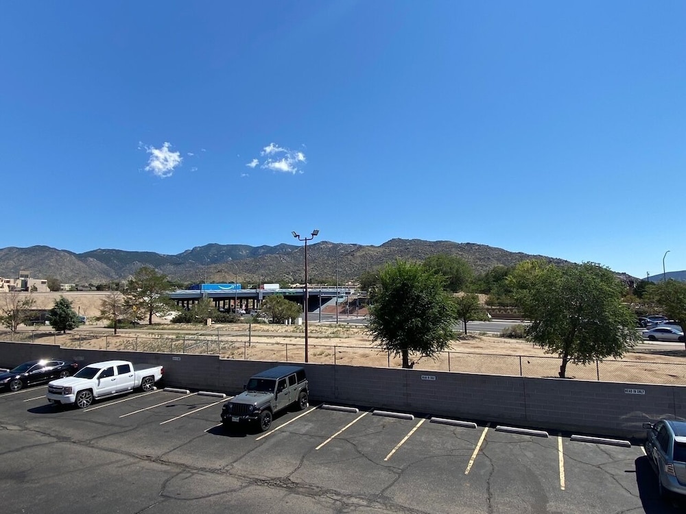 Desert Sands Inn & Suites - photo 20