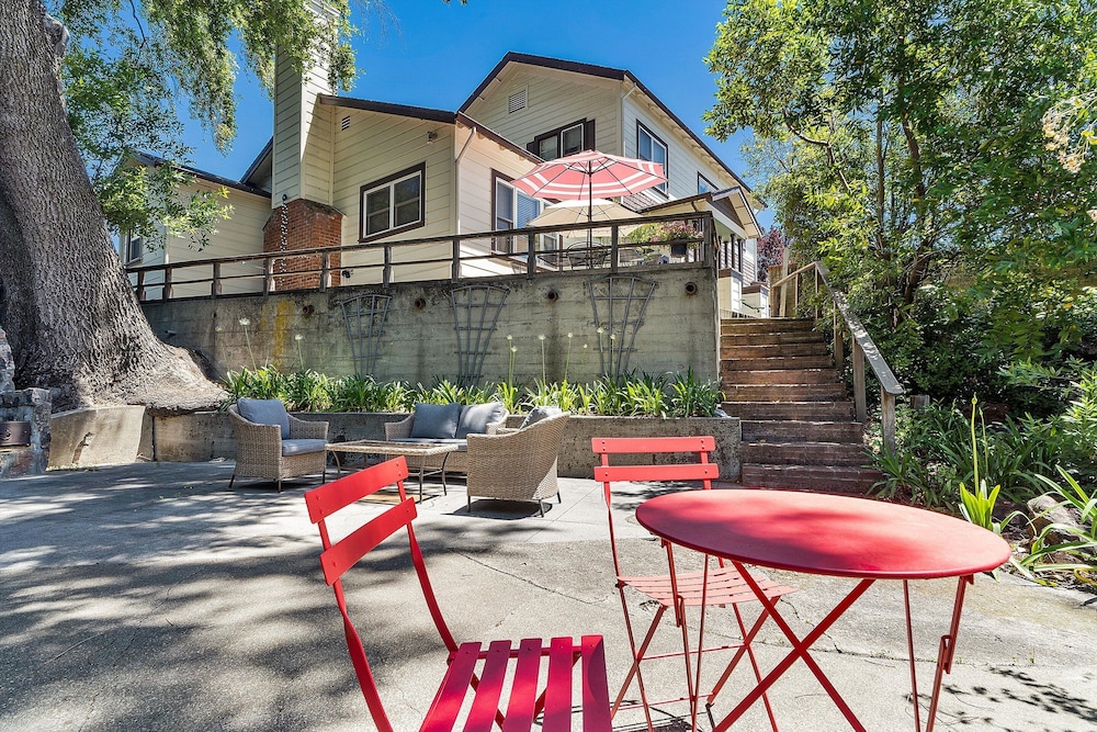 Cinnamon Bear Creekside Inn - photo 28