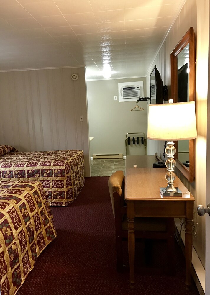 Lancaster Motel - photo 6