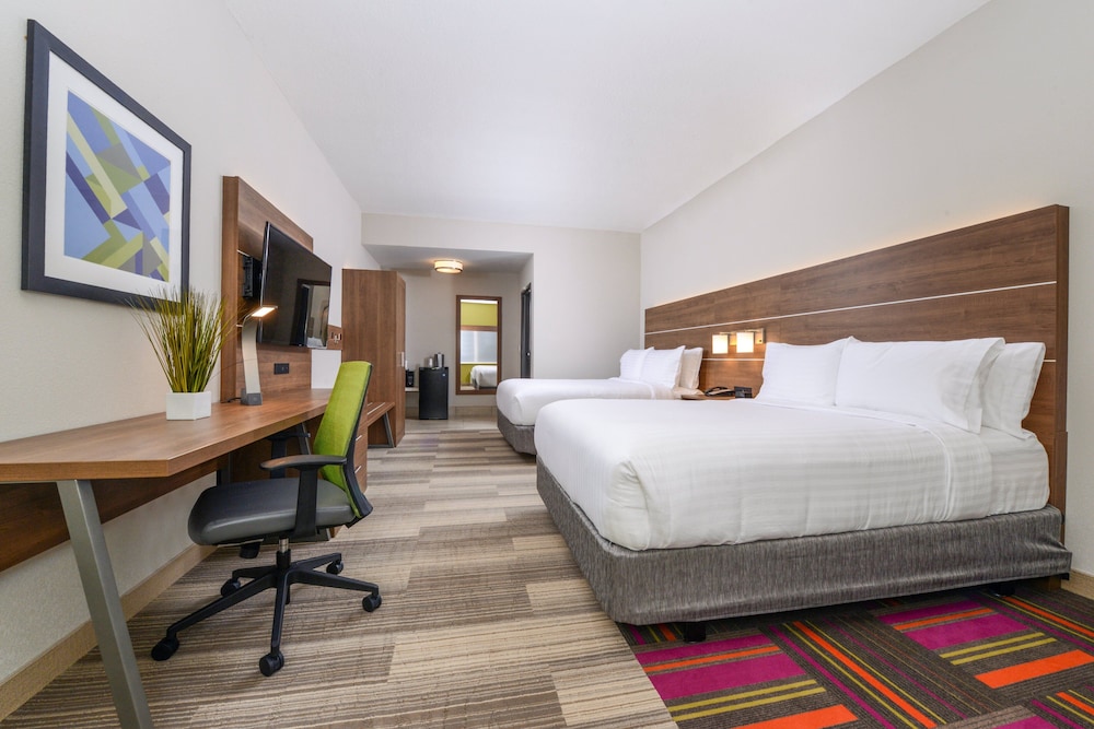 Holiday Inn Express & Suites Alachua Gainesville Area by IHG - photo 19