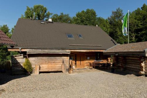 Eifelurlaub Kanadisches Blockstamm Ferienhaus Fur 12 Personen — Schleiden